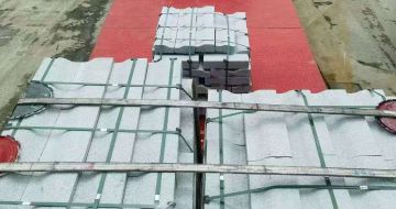 日照 芝麻白仿形加直形路沿石出货日常