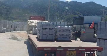 日照 芝麻白仿形路沿石，直形路沿石