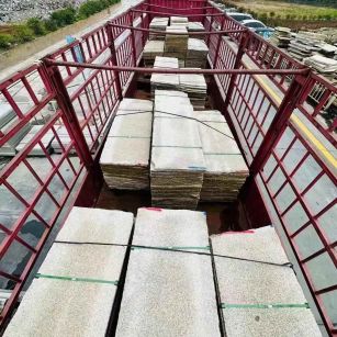 日照 黄金麻花岗岩荔枝面，光面毛板装车完成