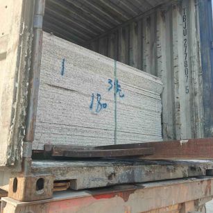 日照 芝麻白花岗岩石材3.0公分光面毛板装柜出货