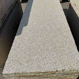 日照 黄金麻花岗岩荔枝面毛板，半成品