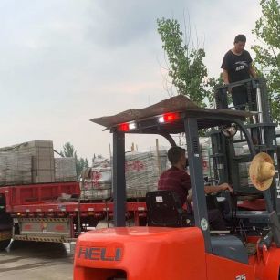 日照 黄金麻冰裂纹，地铺石装车