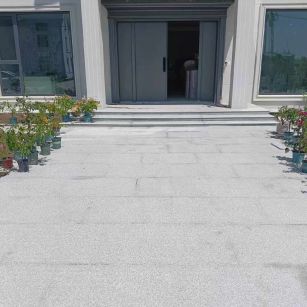 日照 芝麻白花岗岩地铺石地面铺装