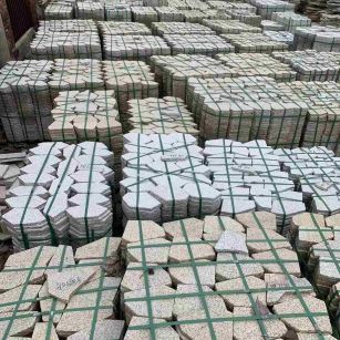 日照 黄金麻白麻花岗岩荔枝面地铺石(冰裂纹)