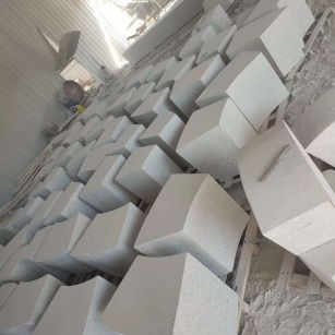 日照 白麻花岗岩异形坐凳