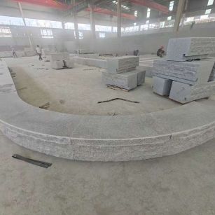 日照 芝麻白异形坐凳，自然面光面弧形加工