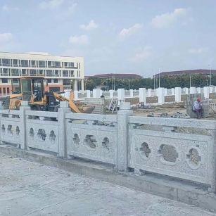 日照 白麻花岗岩荔枝面河道栏杆