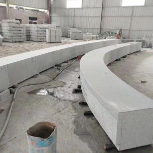 日照芝麻白花岗岩石板材 园林光面弧形坐凳