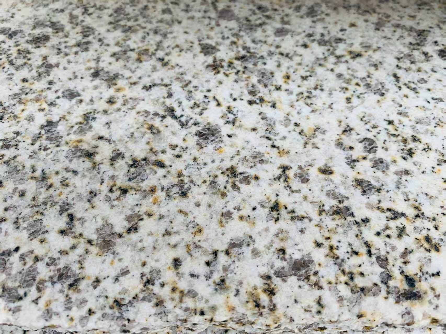 日照 黄金麻花岗岩石材浅黄光面