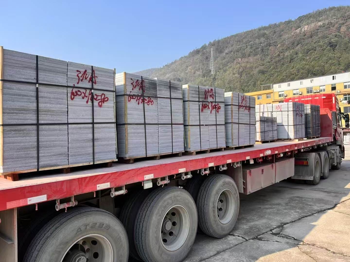 日照 芝麻灰地铺石出货日常