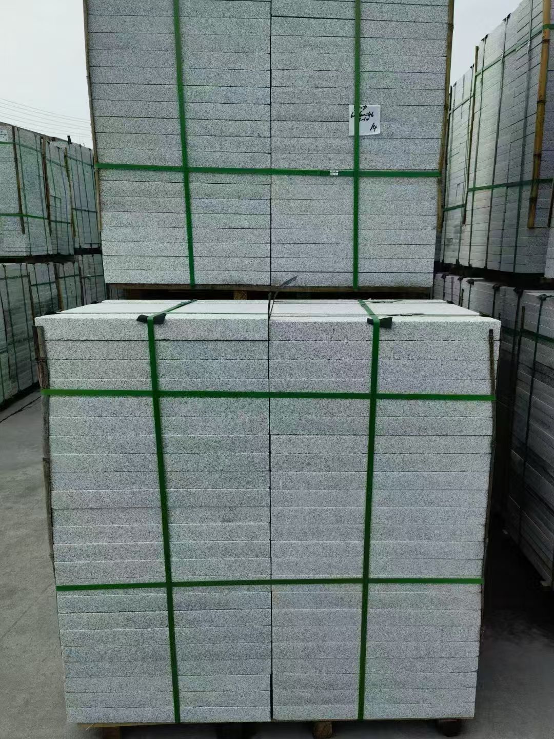 日照 芝麻白火烧，园林广场市政工程地铺石，1.8~5.0厚均有现货