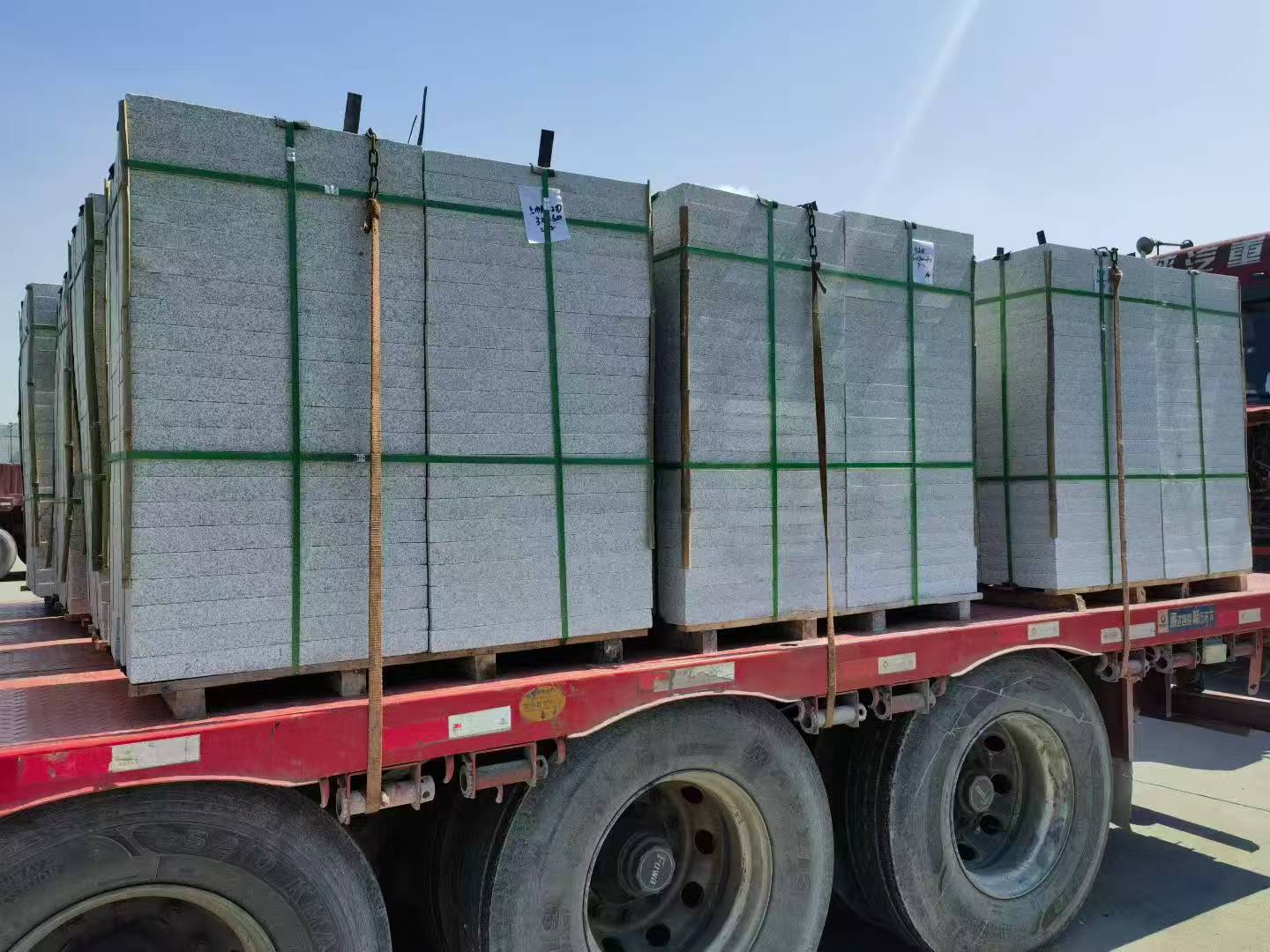 日照芝麻白花岗岩出货日常地铺石