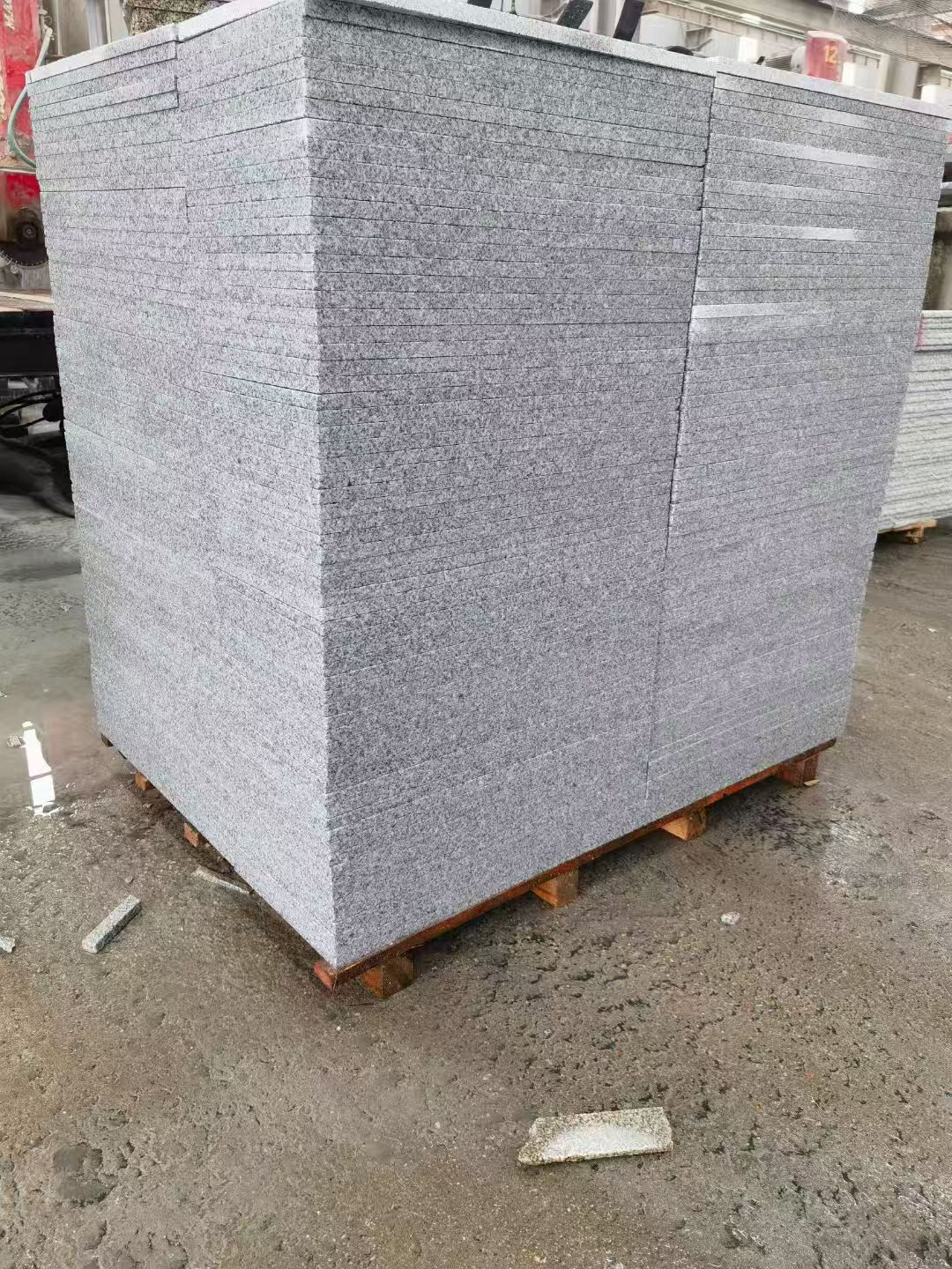 日照 芝麻白火烧面1.8厚300*600地铺石，尺寸标准，厚薄均匀