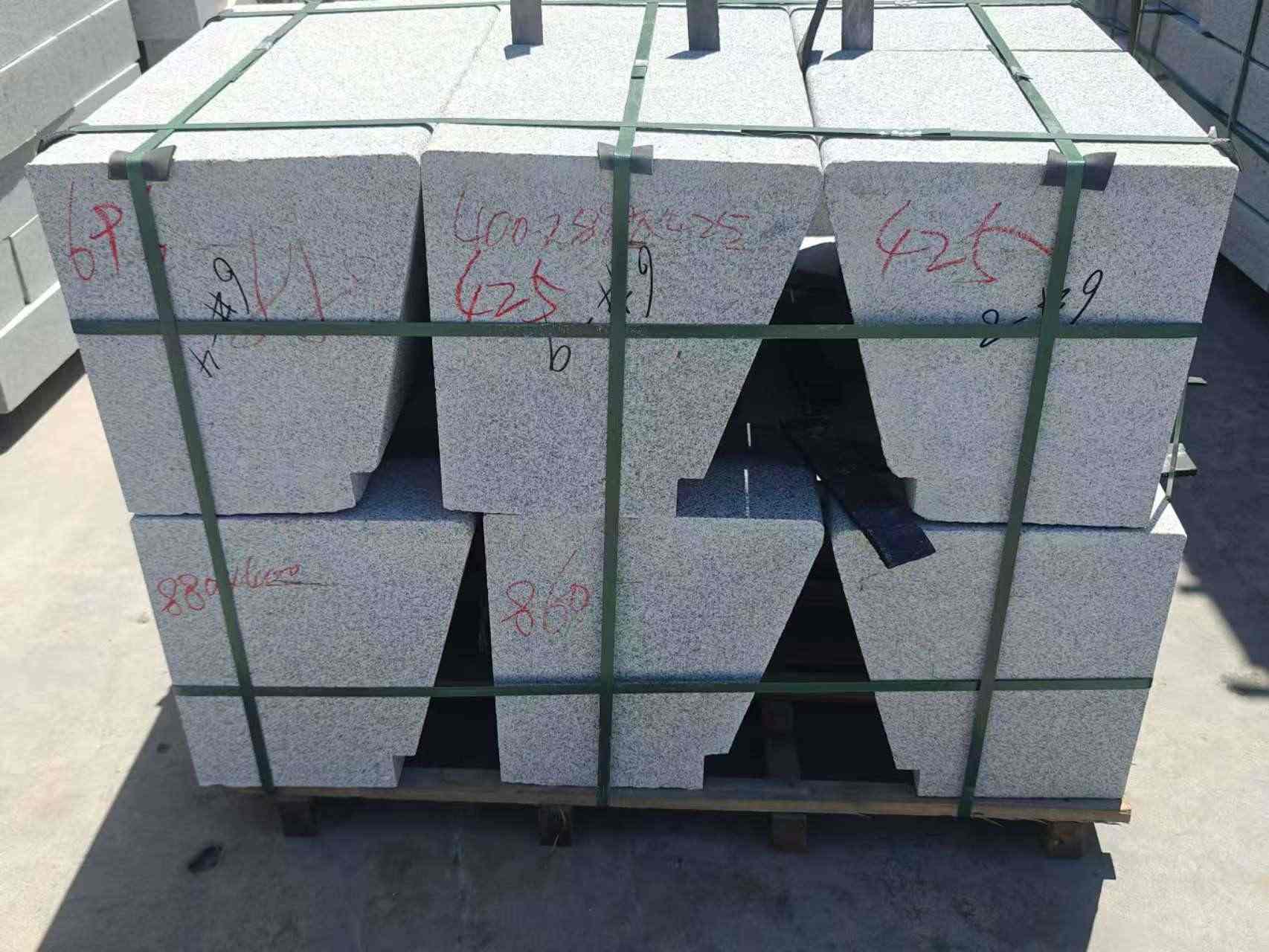 日照 芝麻白异形坐凳，石凳