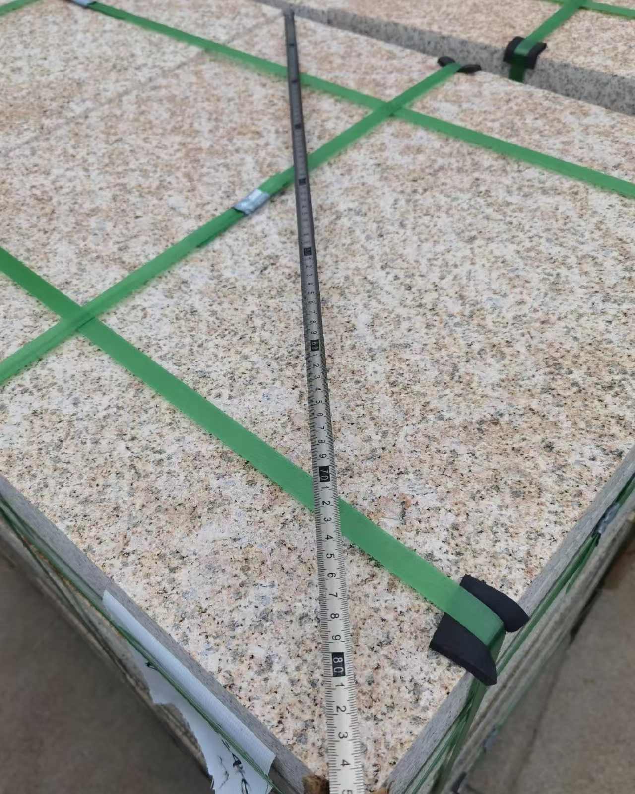 日照 黄金麻火烧面地铺石