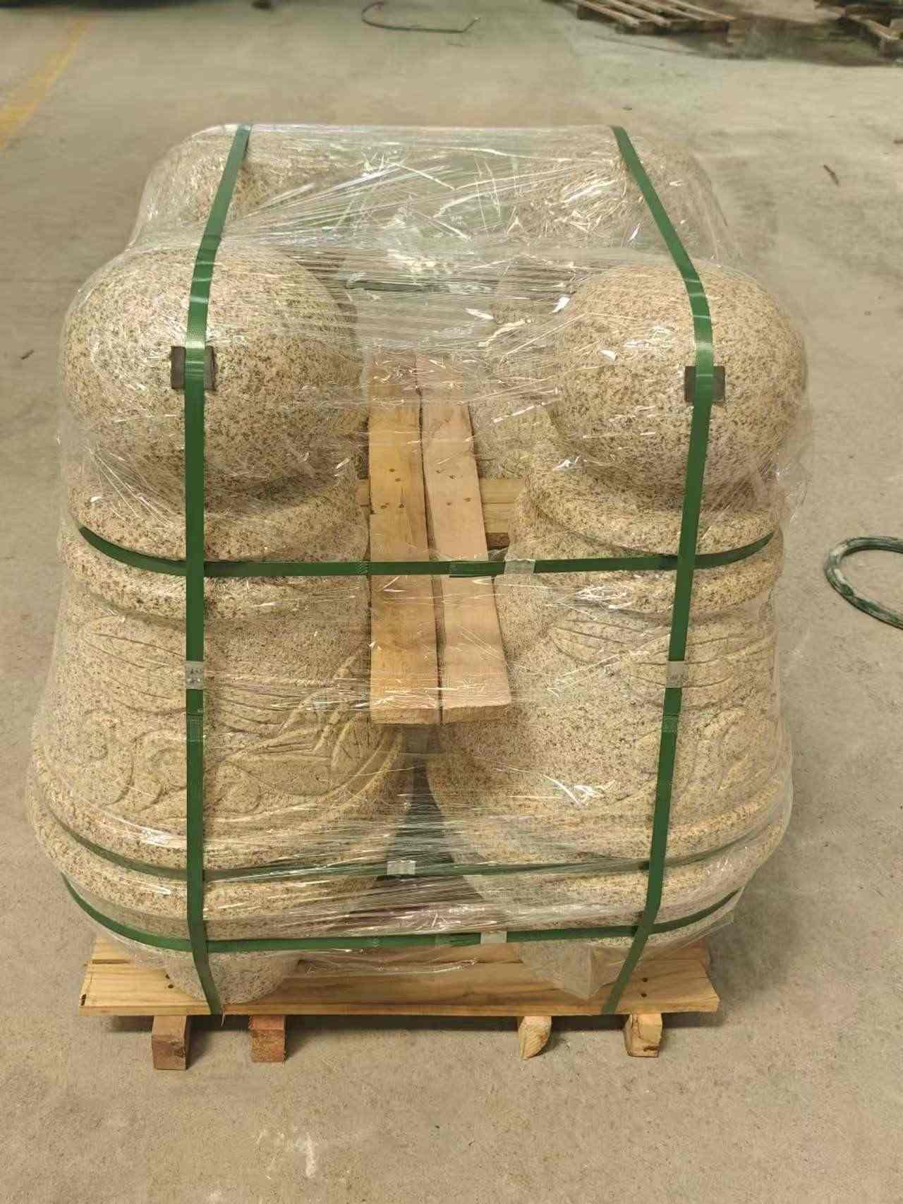 日照 黄金麻异形定制雕花——棒棒糖挡车柱