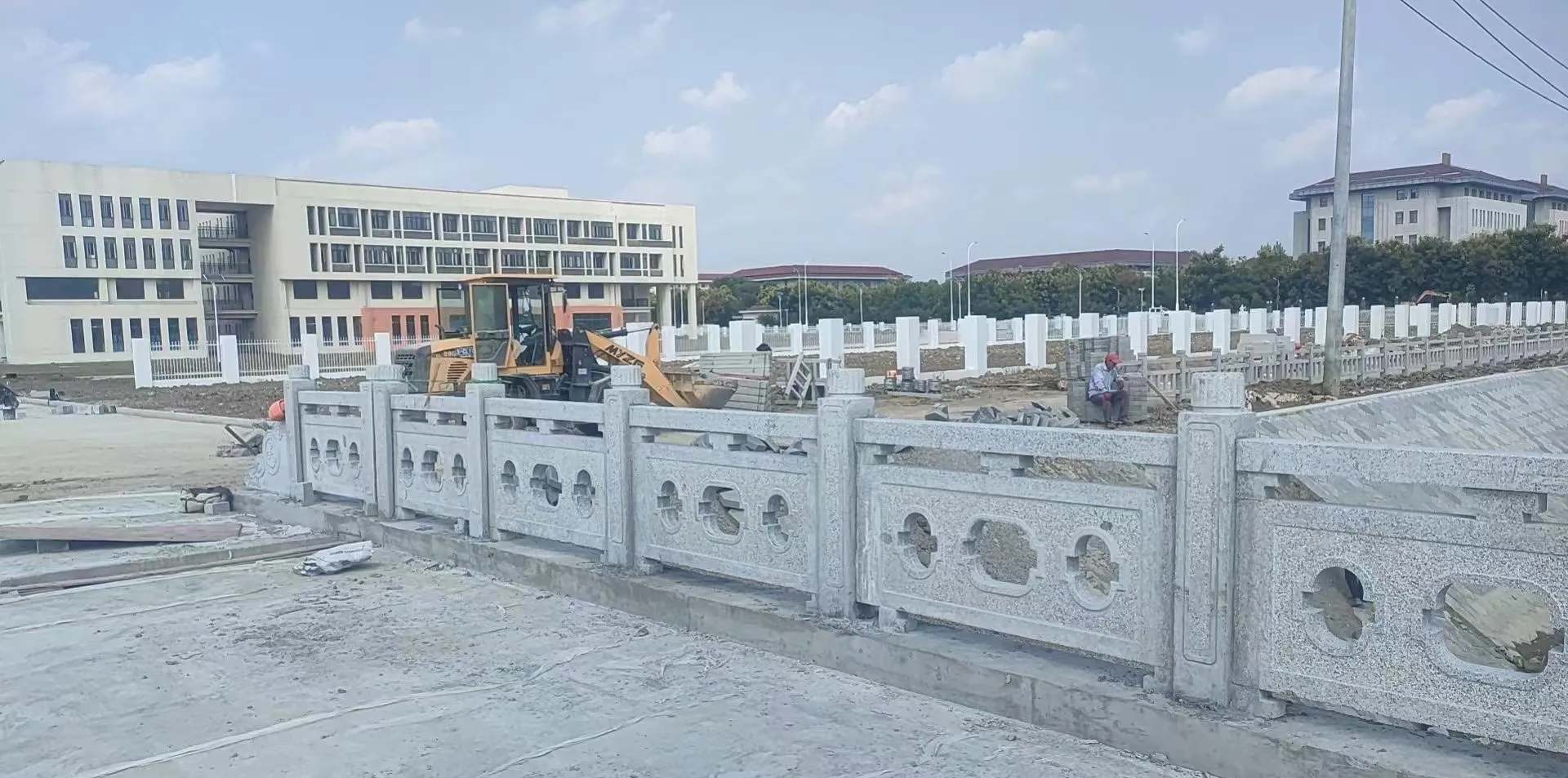 日照 白麻花岗岩荔枝面河道栏杆