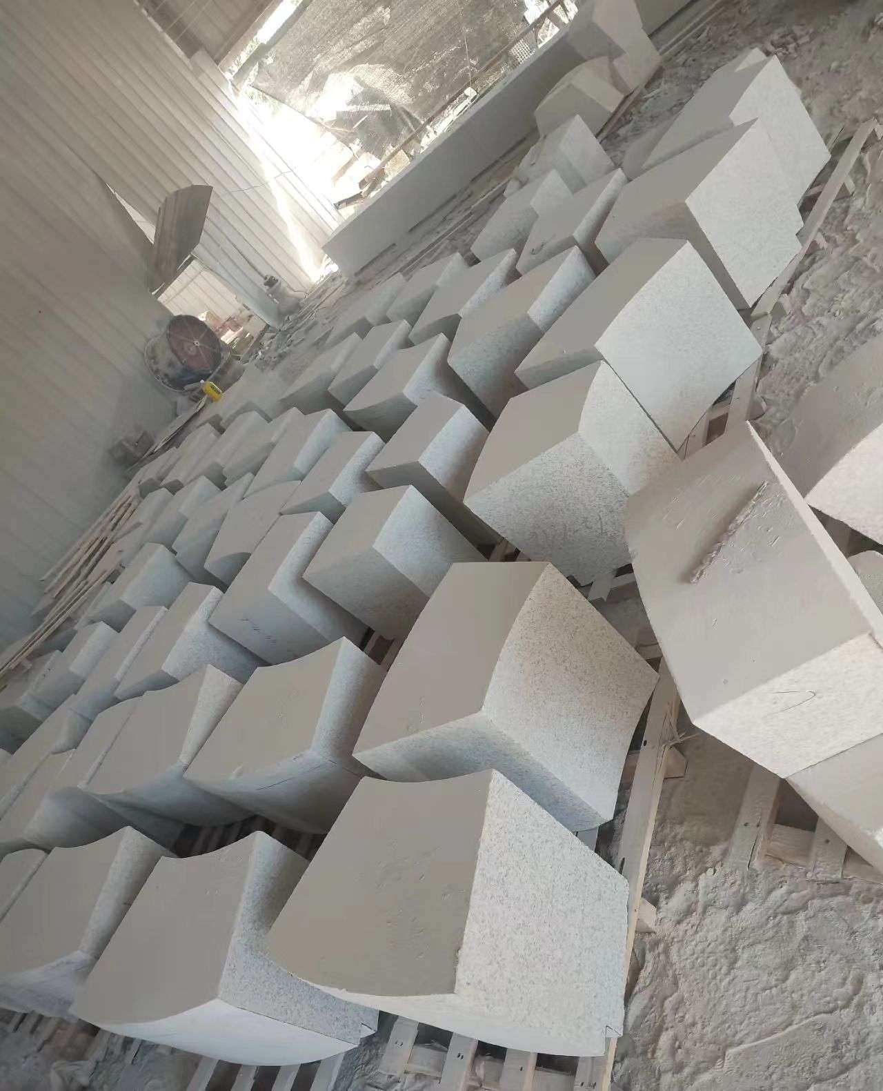 日照 白麻花岗岩异形坐凳