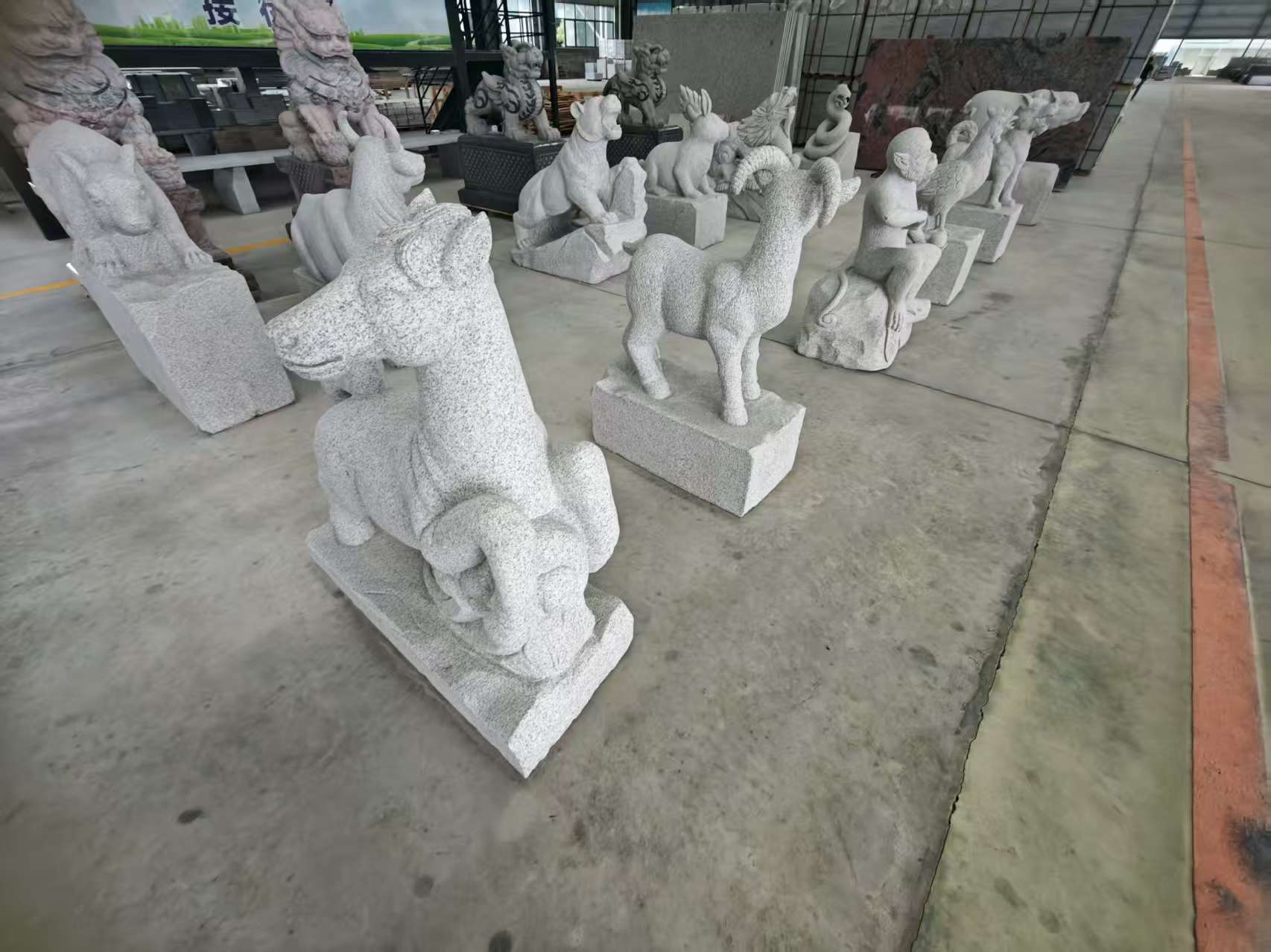 日照 芝麻白花岗岩造型立体雕刻——十二生肖