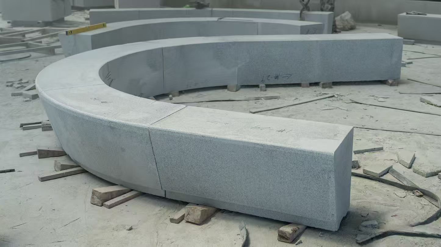 日照 芝麻白花岗岩光面弧形坐凳