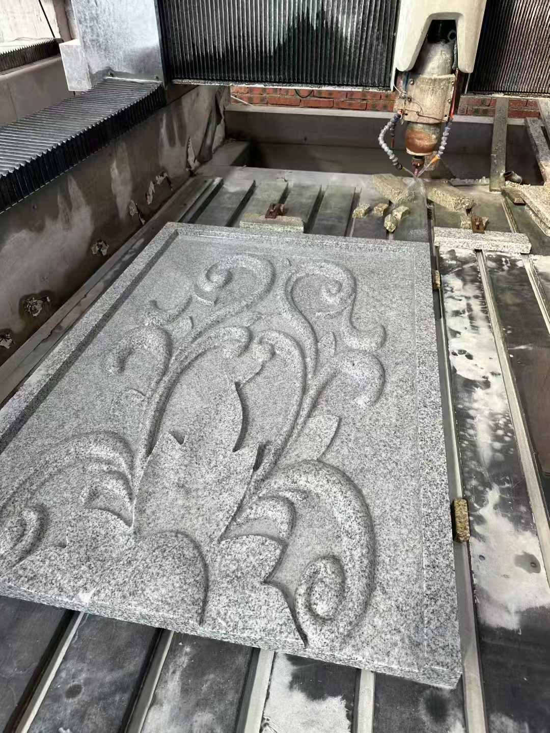 日照 白麻别墅干挂雕花板