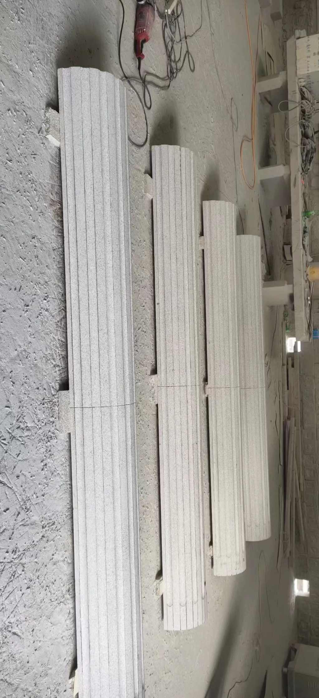 日照 花岗岩厂家带你看白麻花岗岩门楼大柱柱皮