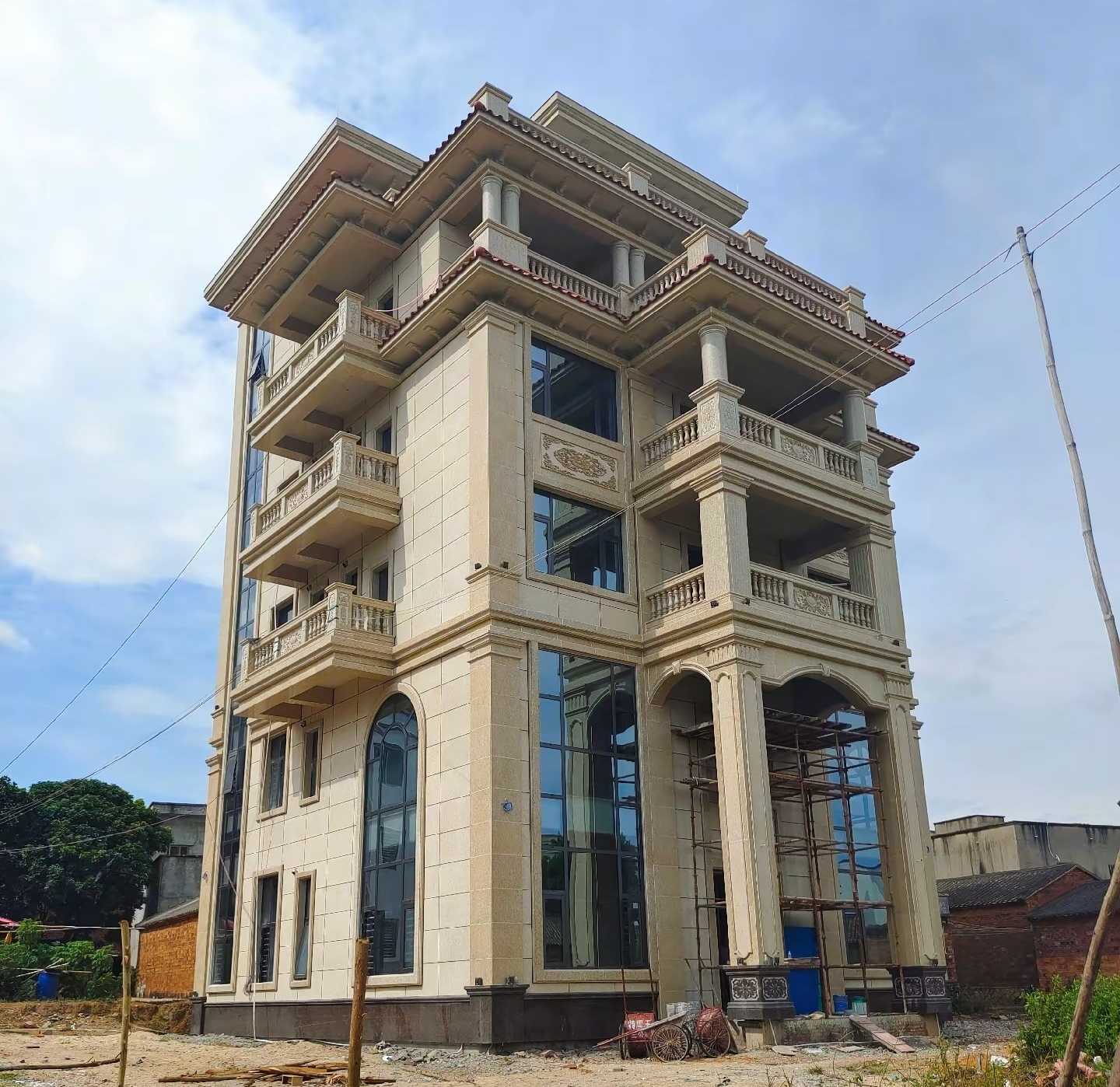 日照 黄金麻花岗岩石材别墅外墙干挂搭配（雕花栏杆花瓶柱门楼罗马柱）