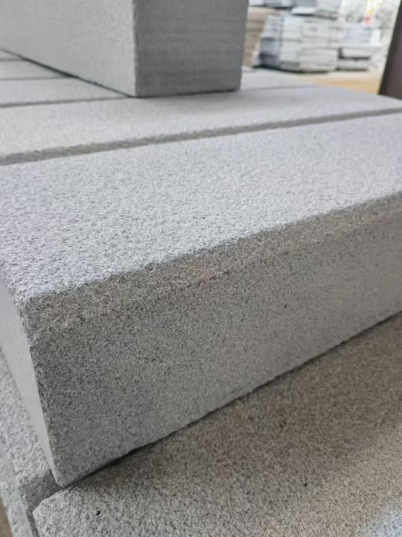 日照 芝麻灰荔枝面路沿石