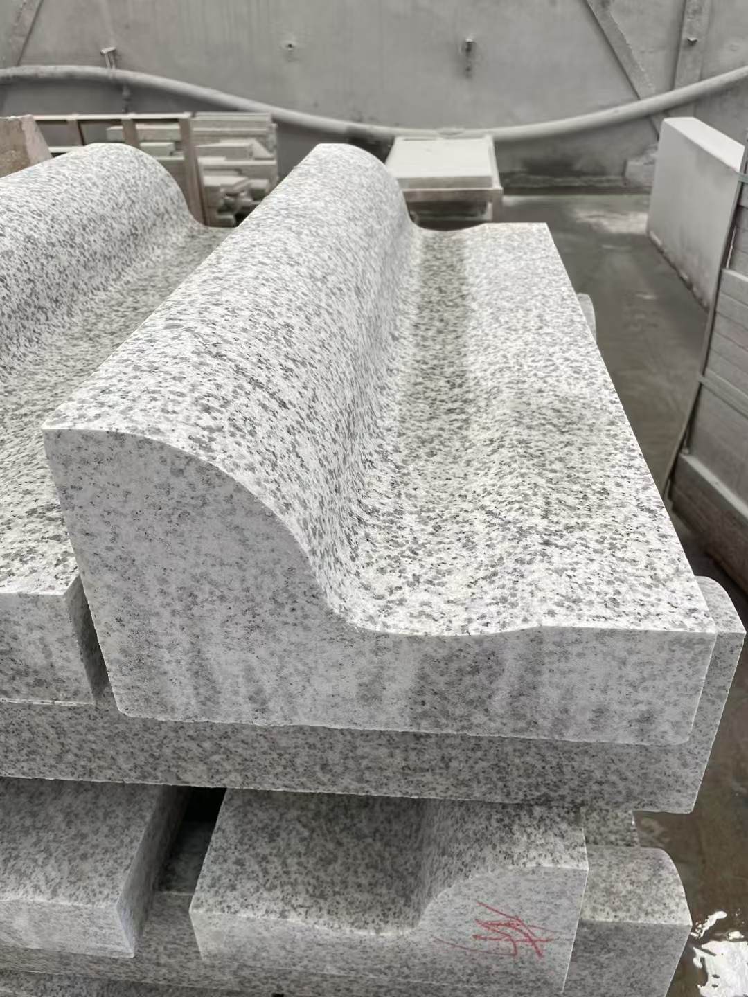 日照 白麻花岗岩S型路沿石，路侧石，马路牙子等